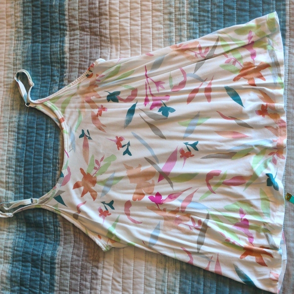 Torrid NWOT Super Soft Multi Watercolor Floral Swing Cami Tank Top, size 00x - Picture 5 of 12